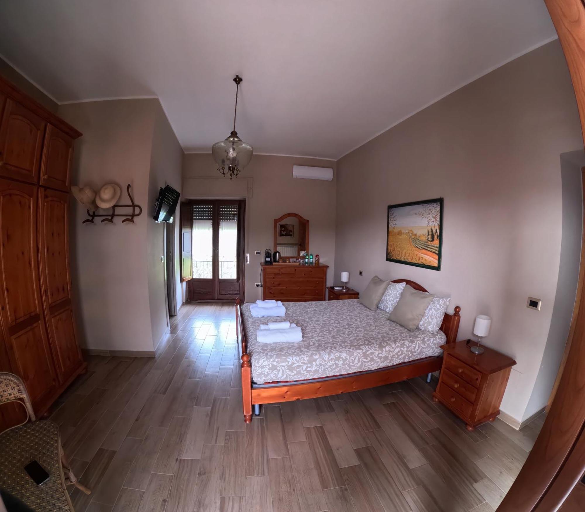 B&B A Casa Di Maybe Caserta Eksteriør billede