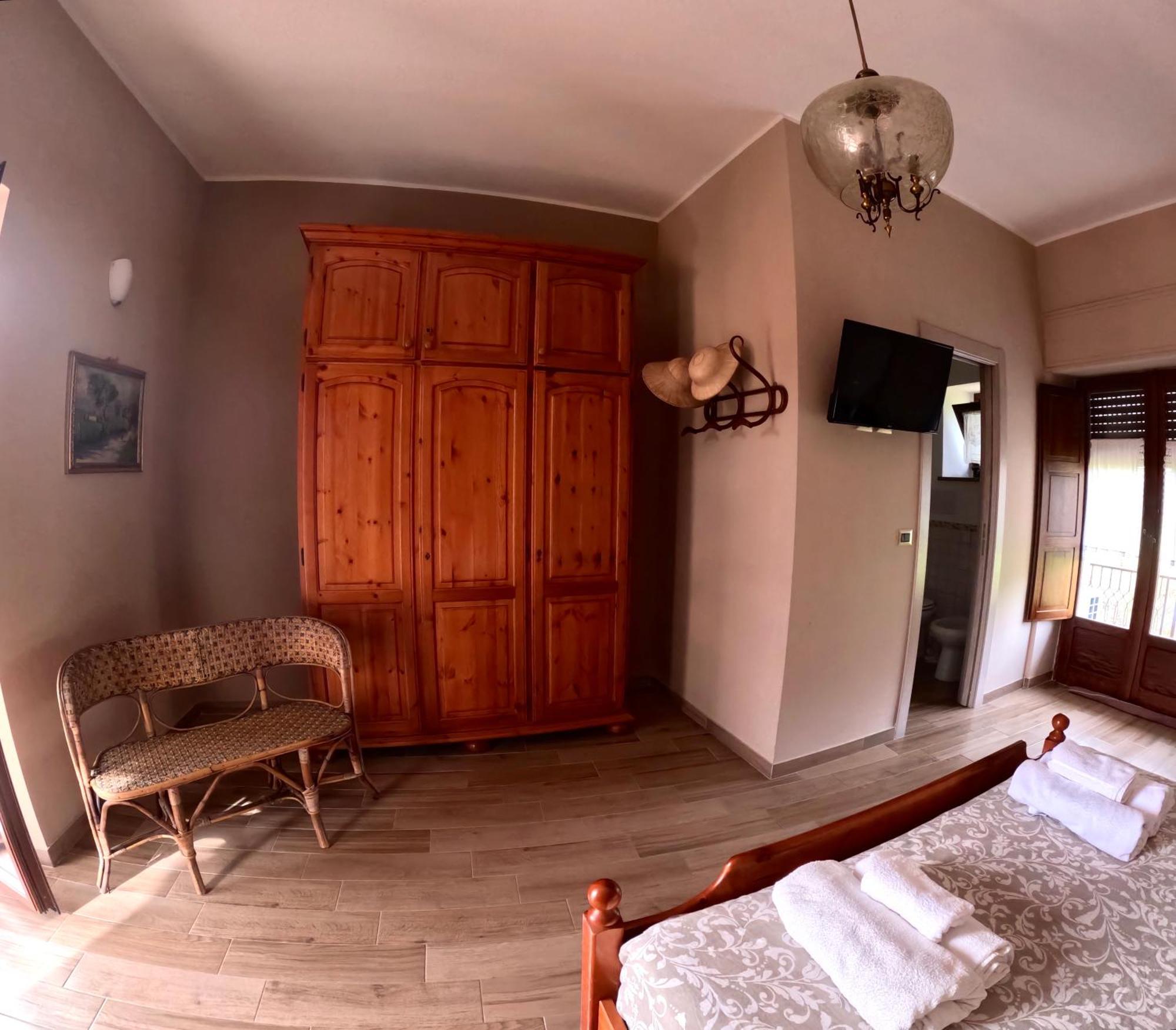 B&B A Casa Di Maybe Caserta Eksteriør billede
