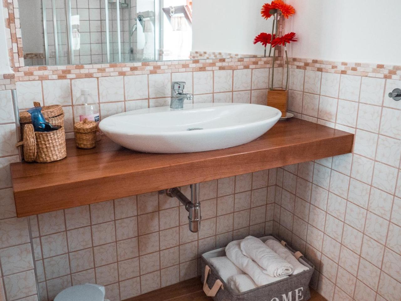 B&B A Casa Di Maybe Caserta Eksteriør billede
