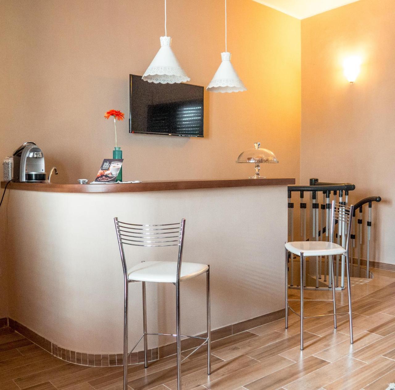 B&B A Casa Di Maybe Caserta Eksteriør billede
