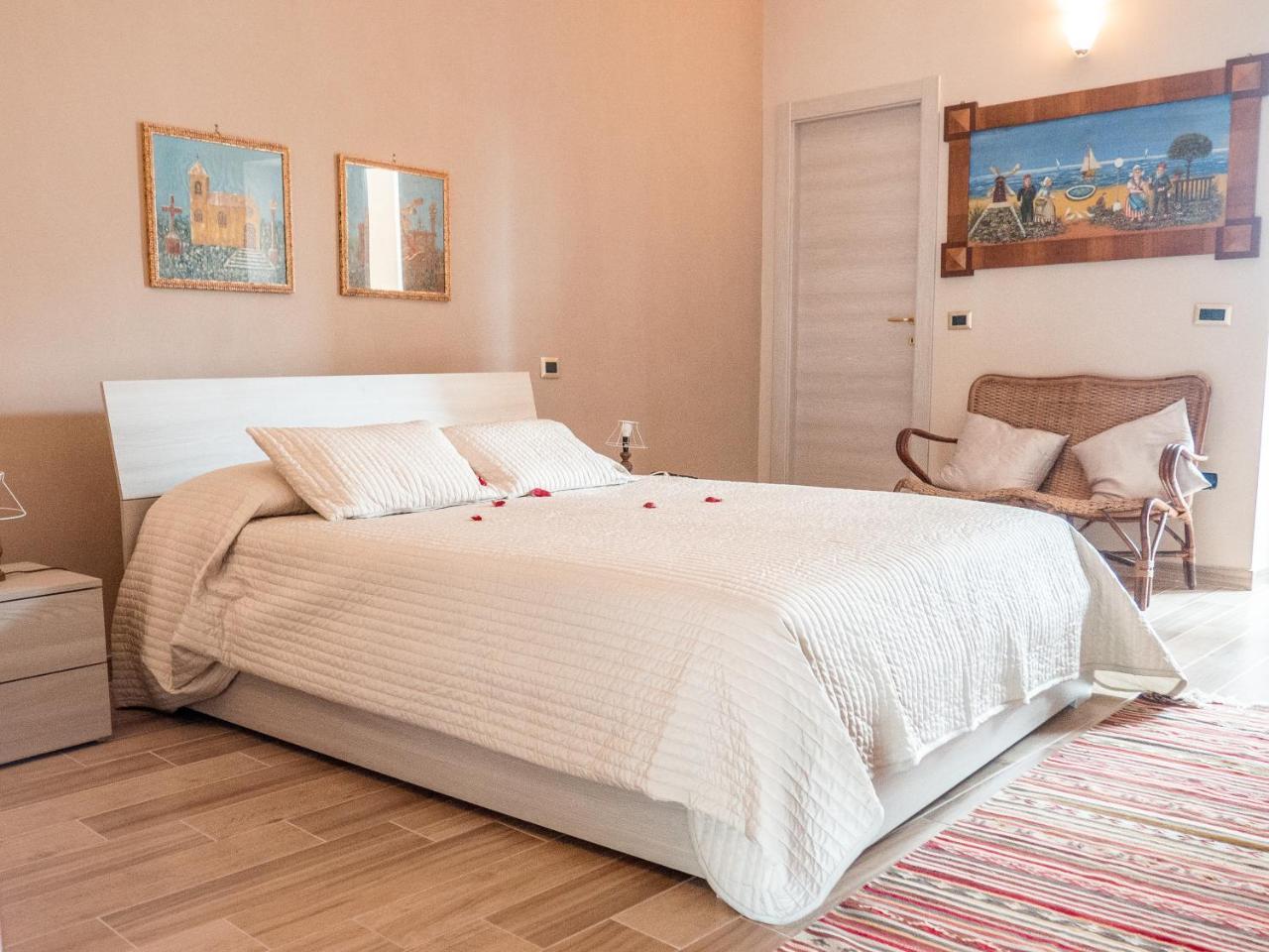 B&B A Casa Di Maybe Caserta Eksteriør billede